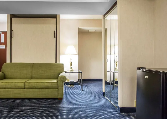 Quality Inn Schaumburg - Chicago Near The Mall